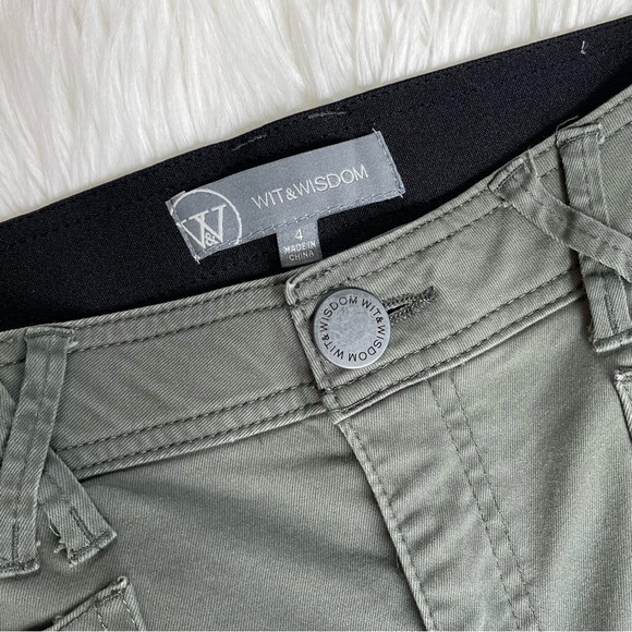 Wit & Wisdom Lilly Pad Green Roll Tab Cargo Pants - Picture 10 of 16